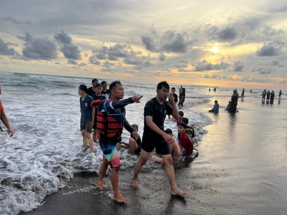 wisatawan remaja asal karanganyar berhasil diselamatkan