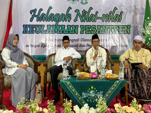 di halaqah rmi kota pekalongan, gus hilmy soroti peran ulama dalam isu pencemaran lingkungan kota 