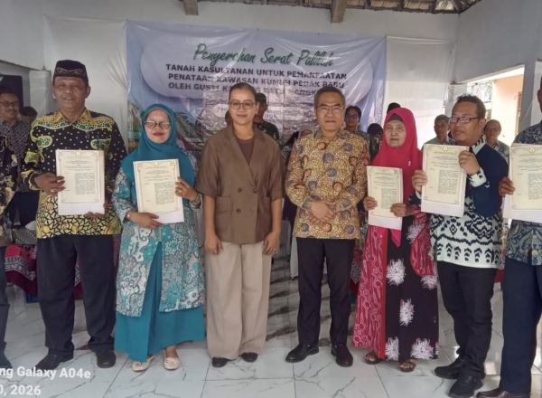 warga pedak baru banguntapan bantul peroleh serat palilah tanah sg dari gkr mangkubumi