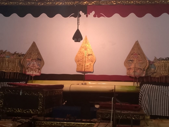 warga baturetno banguntapan saksikan wayang kulit dan saksikan limbukan 2025